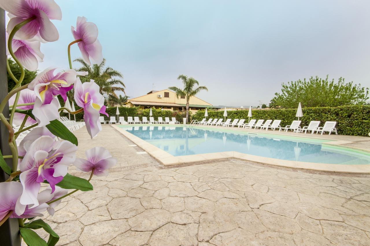 Paradise Beach Camera Mansardata Vicino Cefalu Piscina Aperta Campofelice Di Roccella Exterior foto