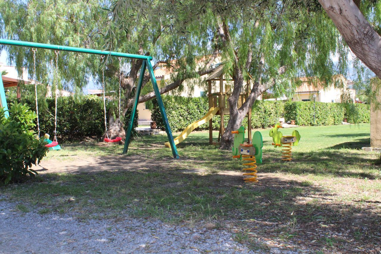 Paradise Beach Camera Mansardata Vicino Cefalu Piscina Aperta Campofelice Di Roccella Exterior foto